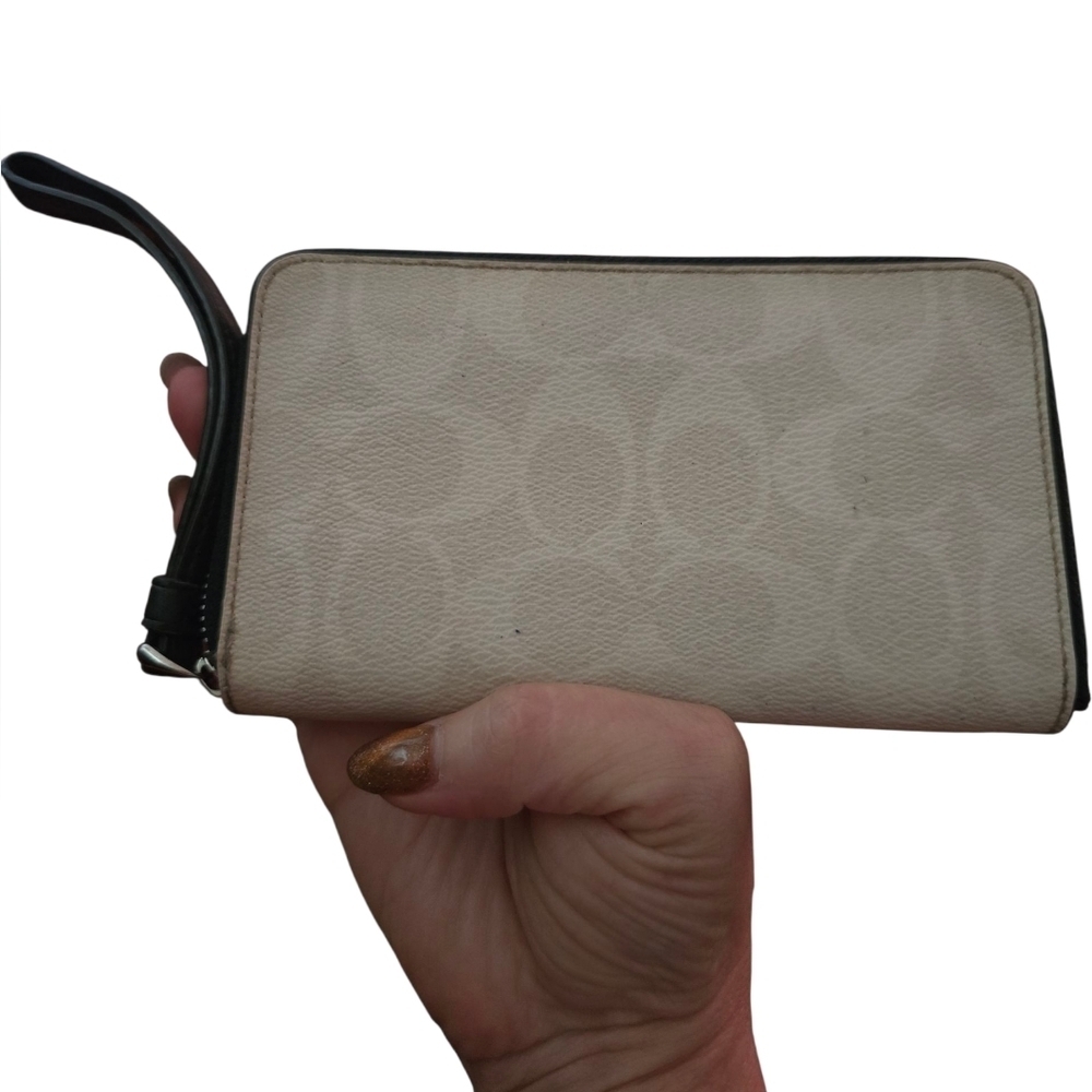 Coach Cream Wristlet Clutch - Picture 9 of 10